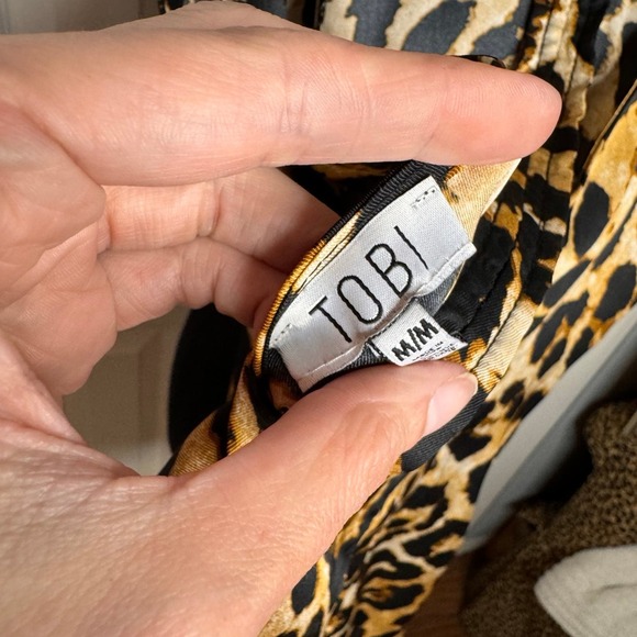 TOBI Leopard print romper SZ MED - Picture 4 of 7